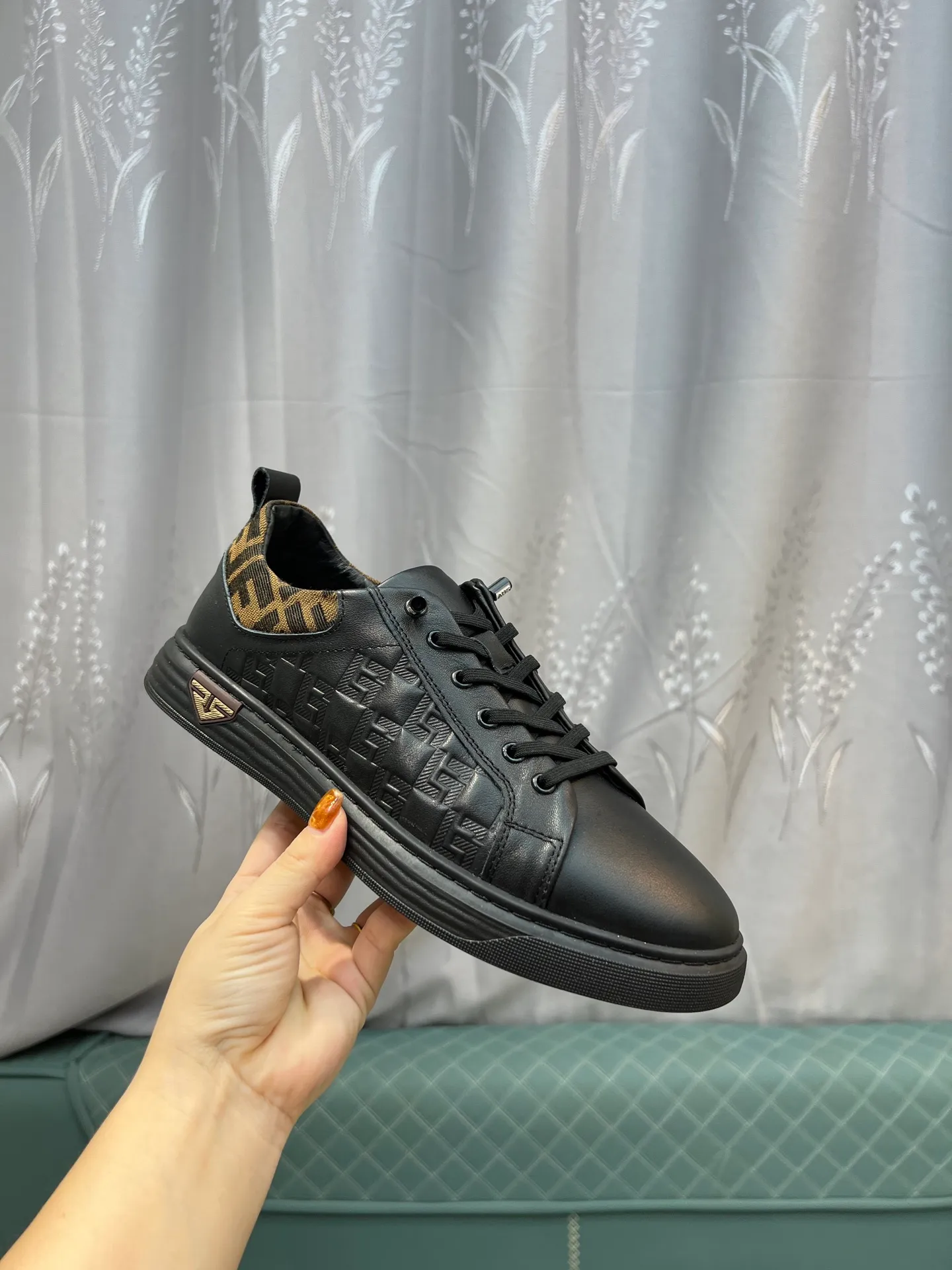 Men's men's shoes 💰400 [FENDI] Spring and Autumn new style 🙈original replica! Reproduced from the original 💯, the workmanship is top-notch, 💪💪💪 cowhide leather upper ➕ genuine leather feet, 👻 suitable for all kinds of travel! Number of yards 38-44